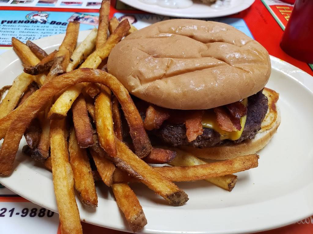 Sams Olde Tyme Hamburgers | restaurant | 223 E Locust St, Rogers, AR 72756, USA | 4799869191 OR +1 479-986-9191