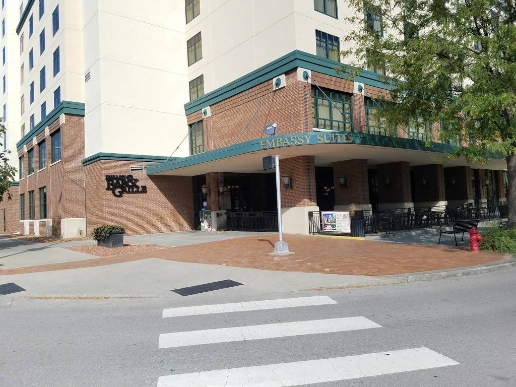 Embassy Bar & Grill | restaurant | 1040 P St, Lincoln, NE 68508, USA | 4024741111 OR +1 402-474-1111
