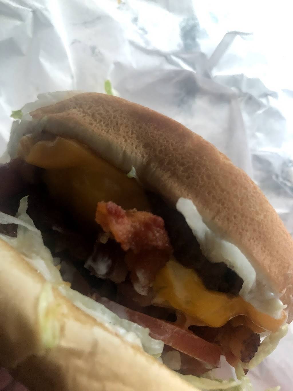 Sullivans Drive-In | restaurant | 811 S 1st St, Amite City, LA 70422, USA | 9857484505 OR +1 985-748-4505