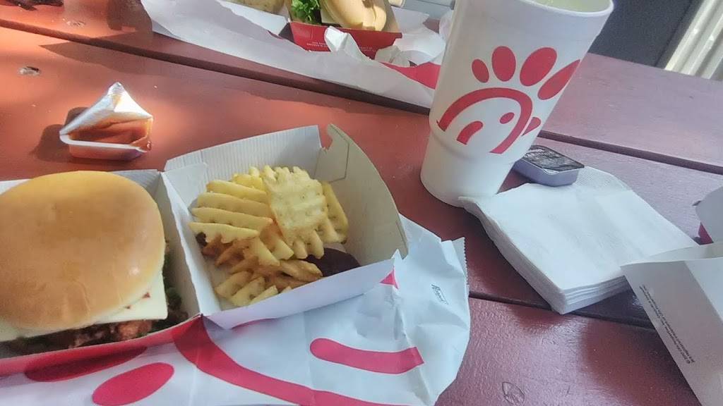 Chick-fil-A | restaurant | 1 Cedar Point Dr Frontier Land, Sandusky, OH 44870, USA | 4196272325 OR +1 419-627-2325