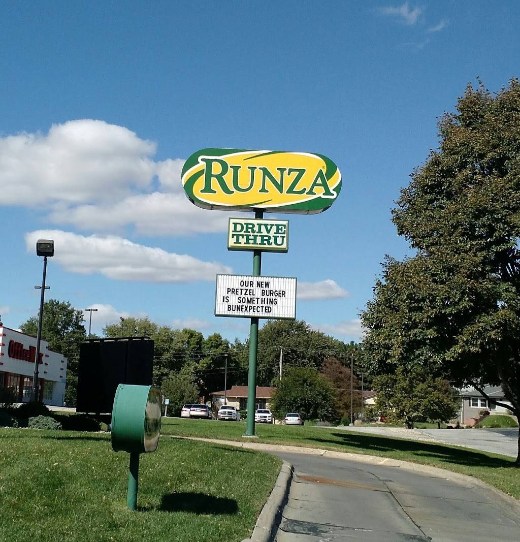 Runza Restaurant | restaurant | 13236 Arbor Plaza, Omaha, NE 68144, USA | 4023309724 OR +1 402-330-9724