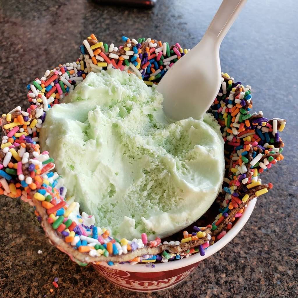 Cold Stone Creamery | bakery | 806 Wacker Dr Ste 118, Dubuque, IA 52002, USA | 5635566766 OR +1 563-556-6766