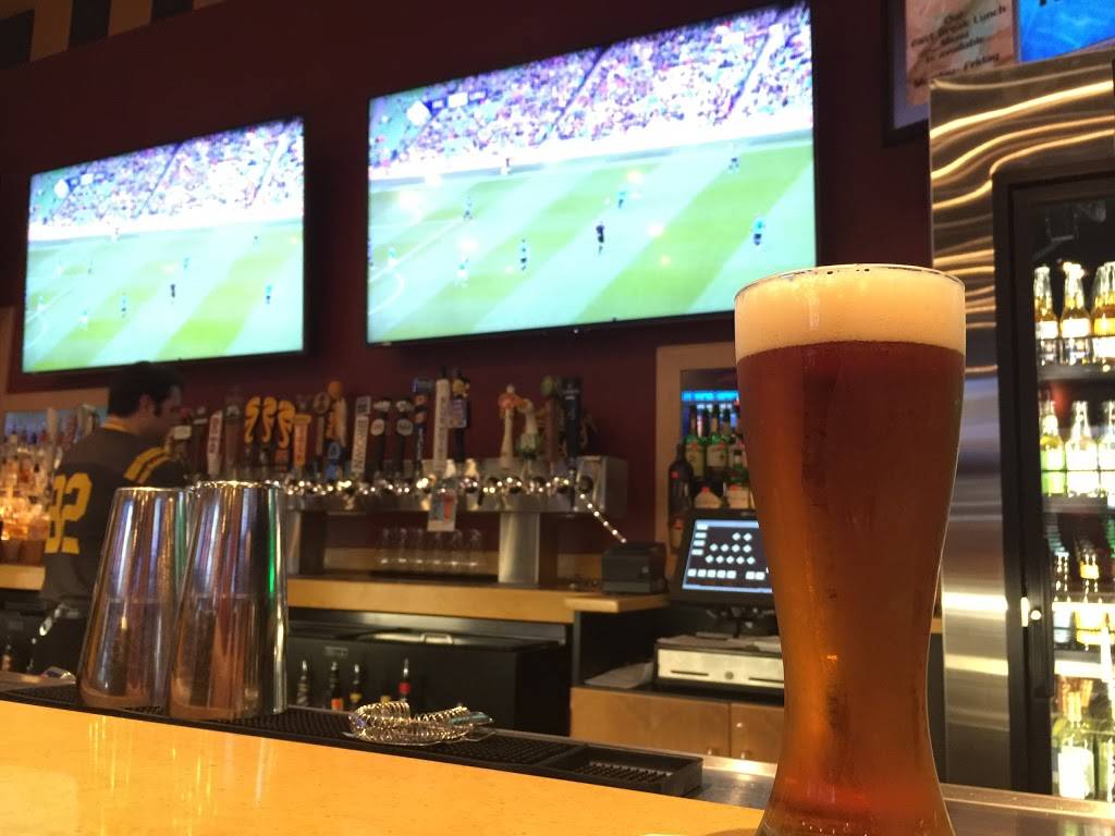 Buffalo Wild Wings | meal takeaway | 3102 Doctor M.L.K. Jr Blvd Suite #624, New Bern, NC 28562, USA | 2526359464 OR +1 252-635-9464