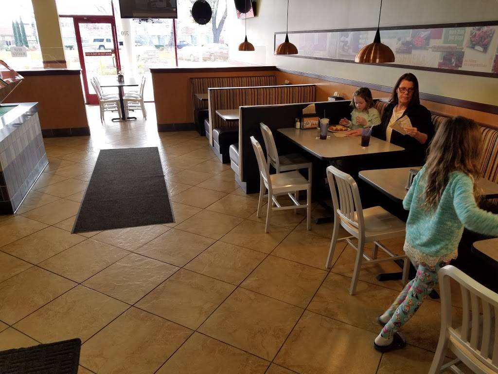 Round Table Pizza | meal delivery | 6654 Koll Center Pkwy, Pleasanton, CA 94566, USA | 9254844440 OR +1 925-484-4440