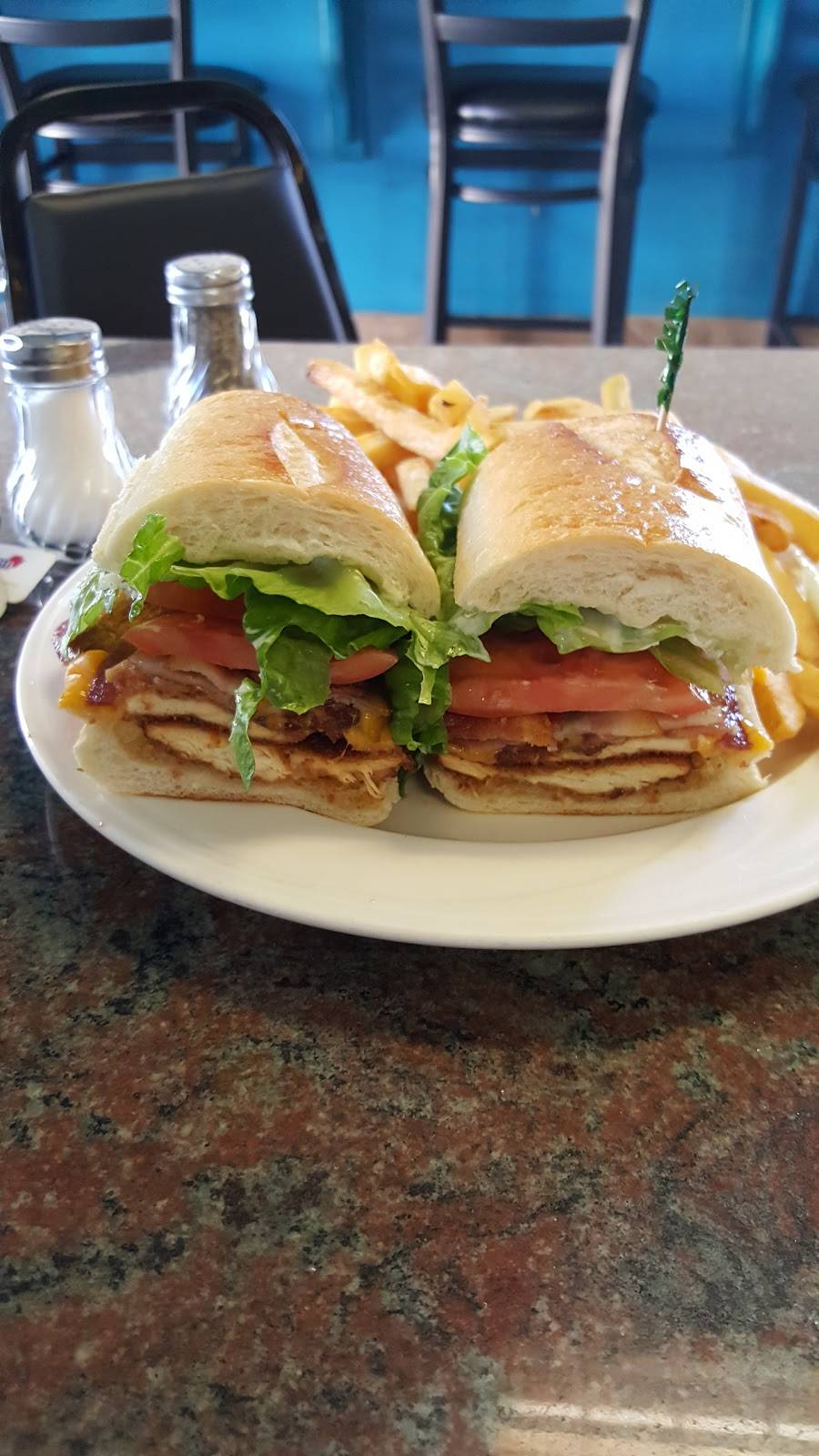 Oasis Coffee Shop | restaurant | 390 Tiffany St, Bronx, NY 10474, USA | 7183284400 OR +1 718-328-4400