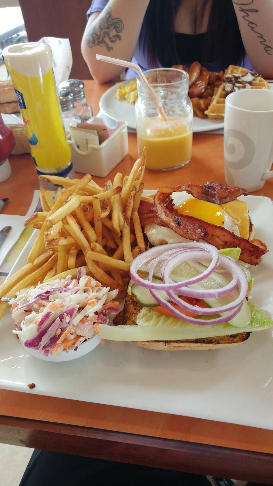 Ben & Florentine | restaurant | 1105, boulevard René-Lévesque Édifice D, Drummondville, QC J2C 7V4, Canada | 8194788888 OR +1 819-478-8888