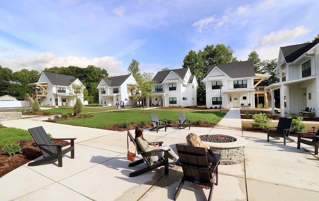 Bay Pointe Inn | restaurant | 11456 Marsh Rd, Shelbyville, MI 49344, USA | 2696728111 OR +1 269-672-8111