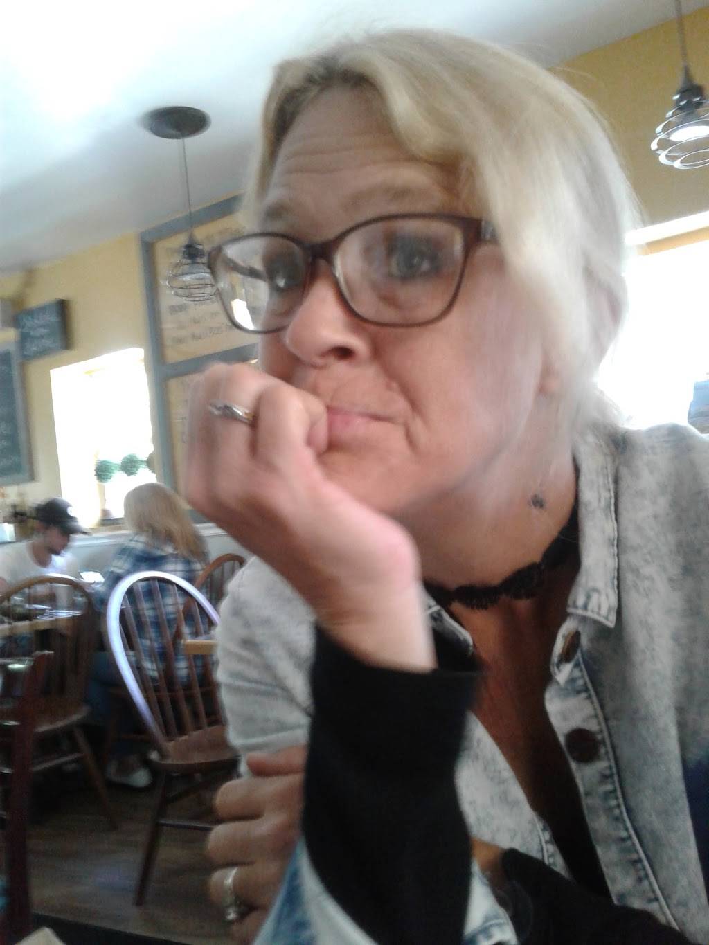 Little Phoenix | restaurant | 4128 Acushnet Ave, New Bedford, MA 02745, USA | 5089987551 OR +1 508-998-7551