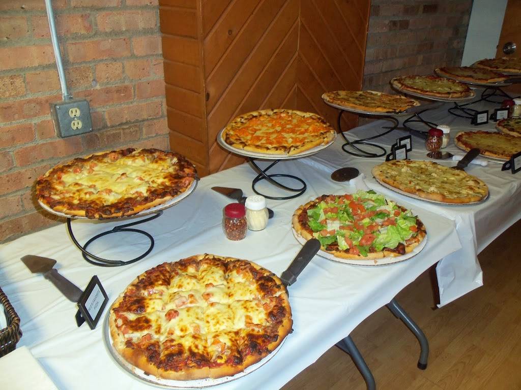 Carriage Court Pizza | restaurant | 211 S East St # A, Crown Point, IN 46307, USA | 2196636551 OR +1 219-663-6551