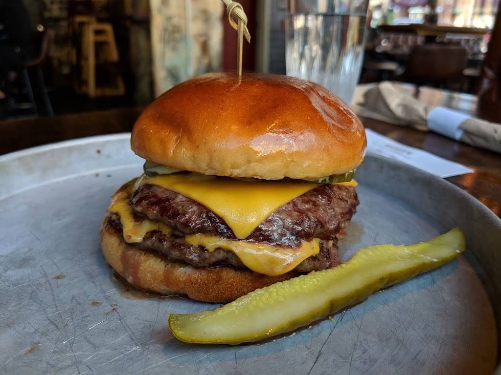 Hadleys Bar + Kitchen | restaurant | 260 S 4th St, Columbus, OH 43215, USA | 6142223022 OR +1 614-222-3022