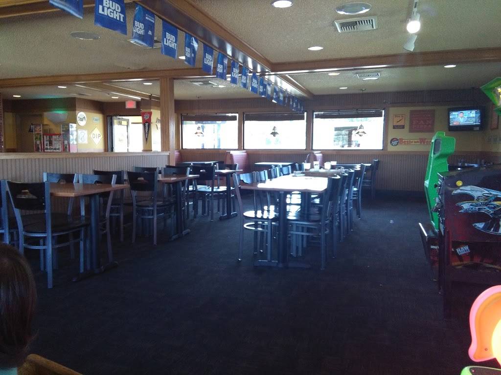 Pizza Hut | meal takeaway | 1540 E El Monte Way, Dinuba, CA 93618, USA | 5595916110 OR +1 559-591-6110