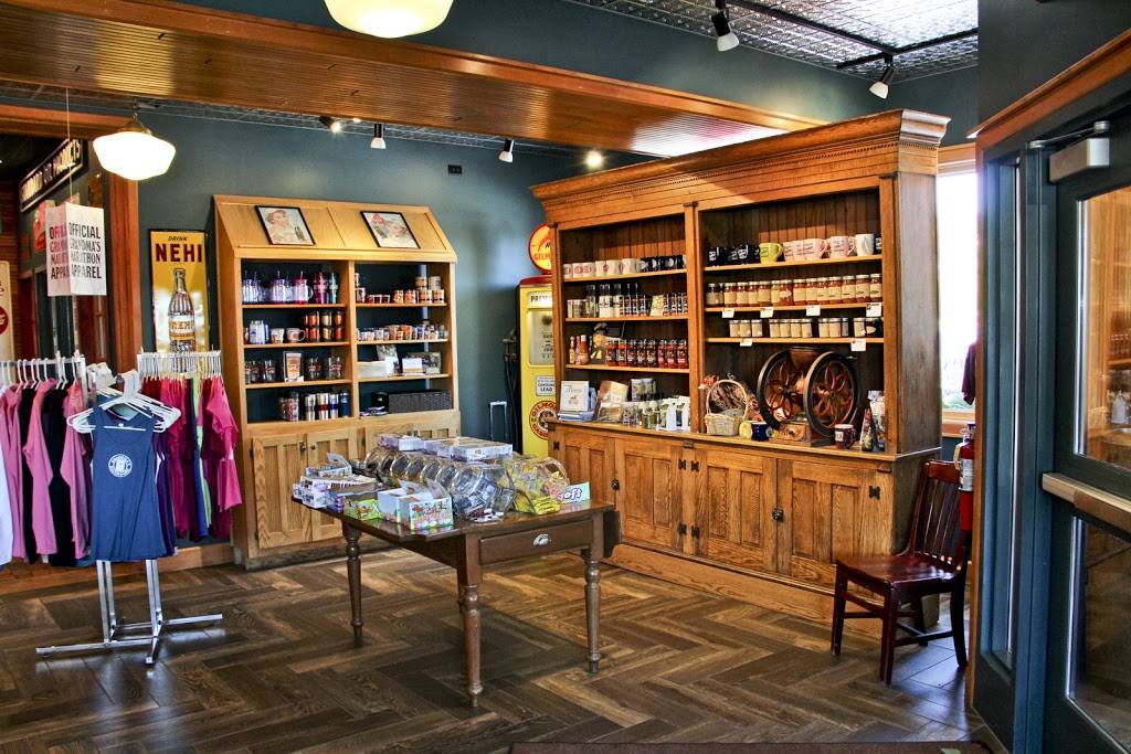 Grandmas Saloon & Grill Canal Park | restaurant | 522 S Lake Ave, Duluth, MN 55802, USA | 2187274192 OR +1 218-727-4192