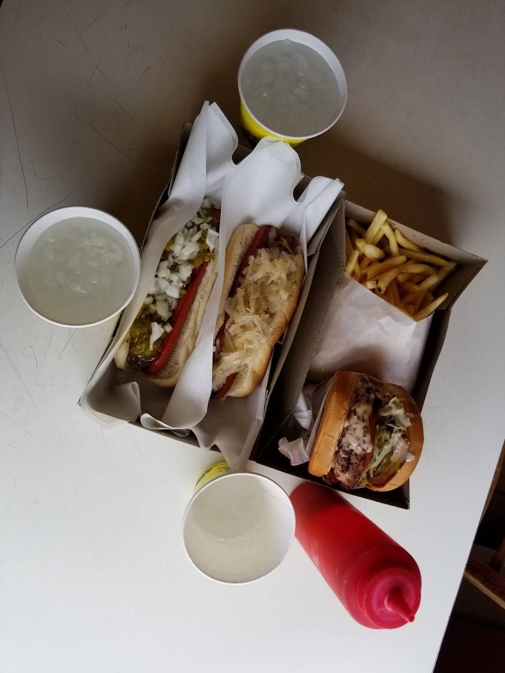 Carneys Restaurant | restaurant | 8351 Sunset Blvd, Los Angeles, CA 90069, USA | 3236548300 OR +1 323-654-8300