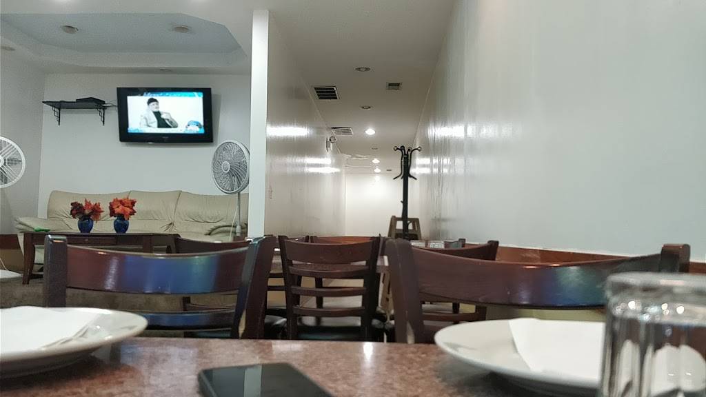 Khan Barbeque Restaurant | restaurant | 2401 W Devon Ave, Chicago, IL 60659, USA | 7732748600 OR +1 773-274-8600