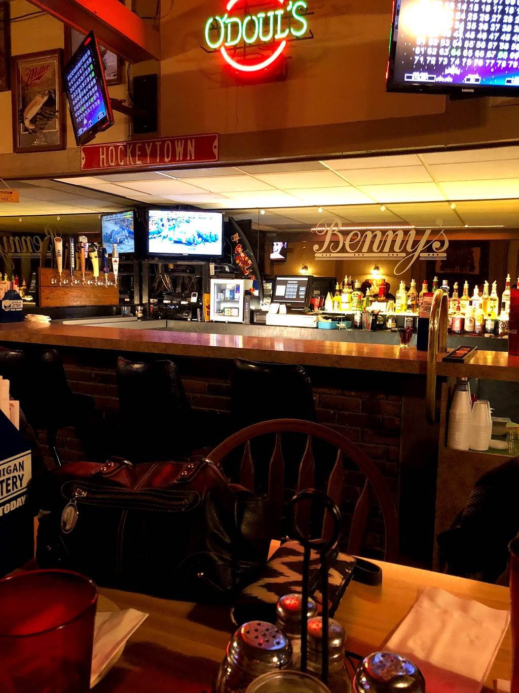Bennys Pizza | restaurant | 31525 Joy Rd, Westland, MI 48185, USA | 7342613720 OR +1 734-261-3720