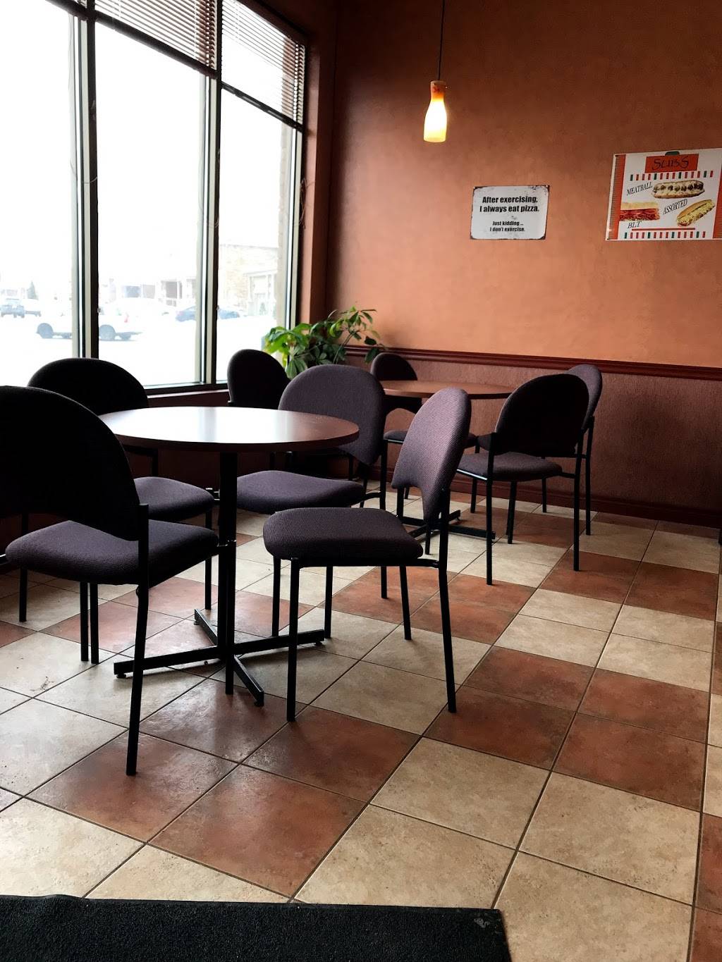 Delicious Pizza | restaurant | 900 Fairway Crescent, Kitchener, ON N2A 4B3, Canada | 5198968896 OR +1 519-896-8896