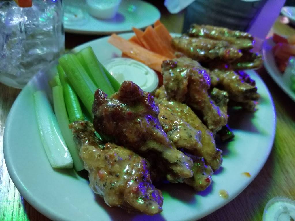 Bar Coastal | restaurant | 1495 1st Avenue, New York, NY 10075, USA | 2122886635 OR +1 212-288-6635