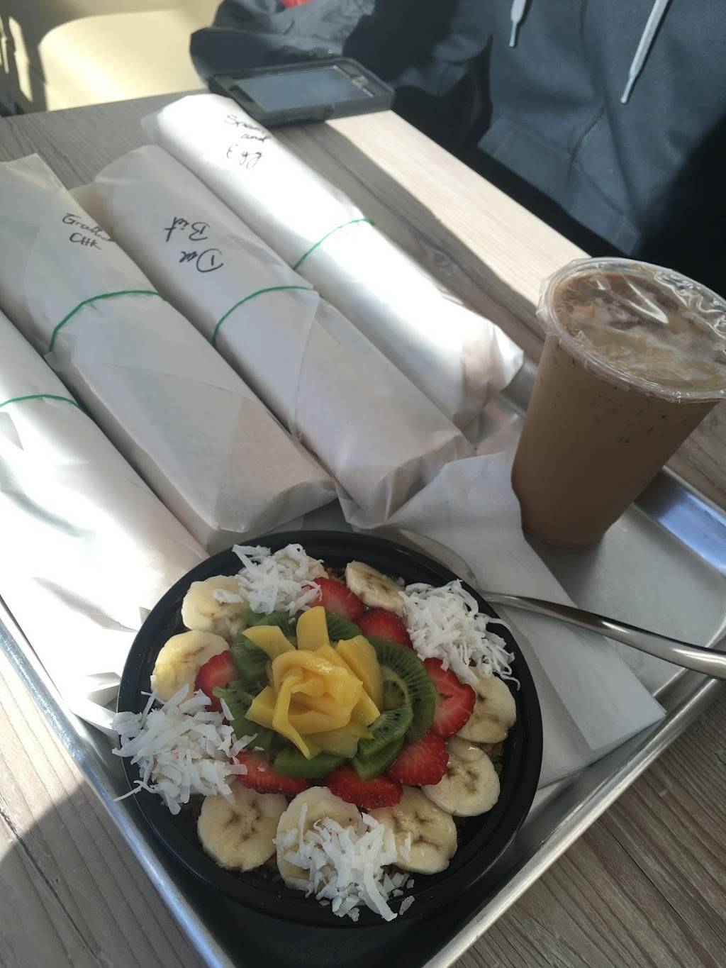 Cali Banh Mi | cafe | 2830 Garnet Ave #A, San Diego, CA 92109, USA | 8583526642 OR +1 858-352-6642