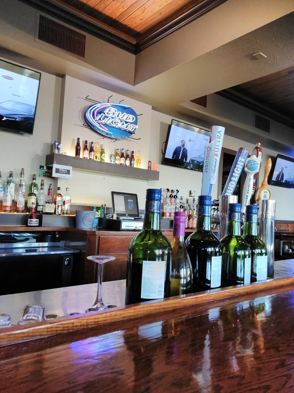 Tillies Tavern & Grill | restaurant | 31 E Magnolia Ave, Eustis, FL 32726, USA | 3526027929 OR +1 352-602-7929