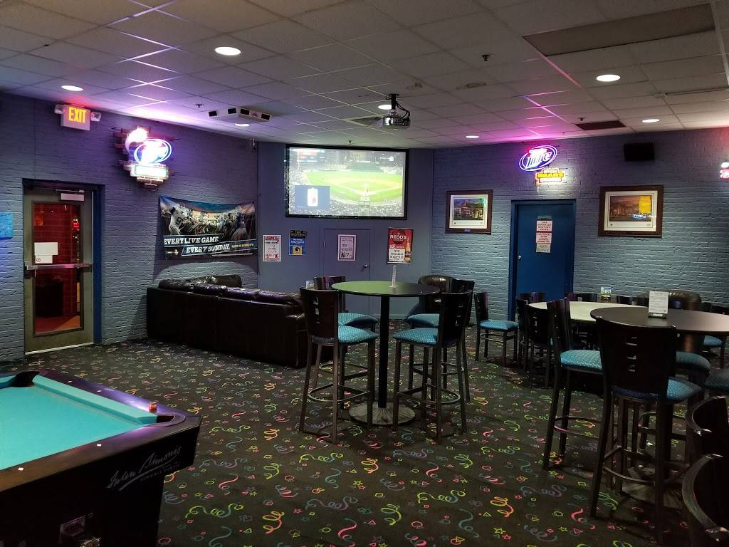 Hideout Pub & Grill | restaurant | 3435 N Kennicott Ave, Arlington Heights, IL 60004, USA | 8472556373 OR +1 847-255-6373