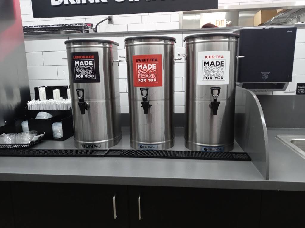 Savvy Sliders | restaurant | 31270 Groesbeck Hwy, Corner of Groesbeck and, Utica Rd, Fraser, MI 48026, USA | 5865250000 OR +1 586-525-0000