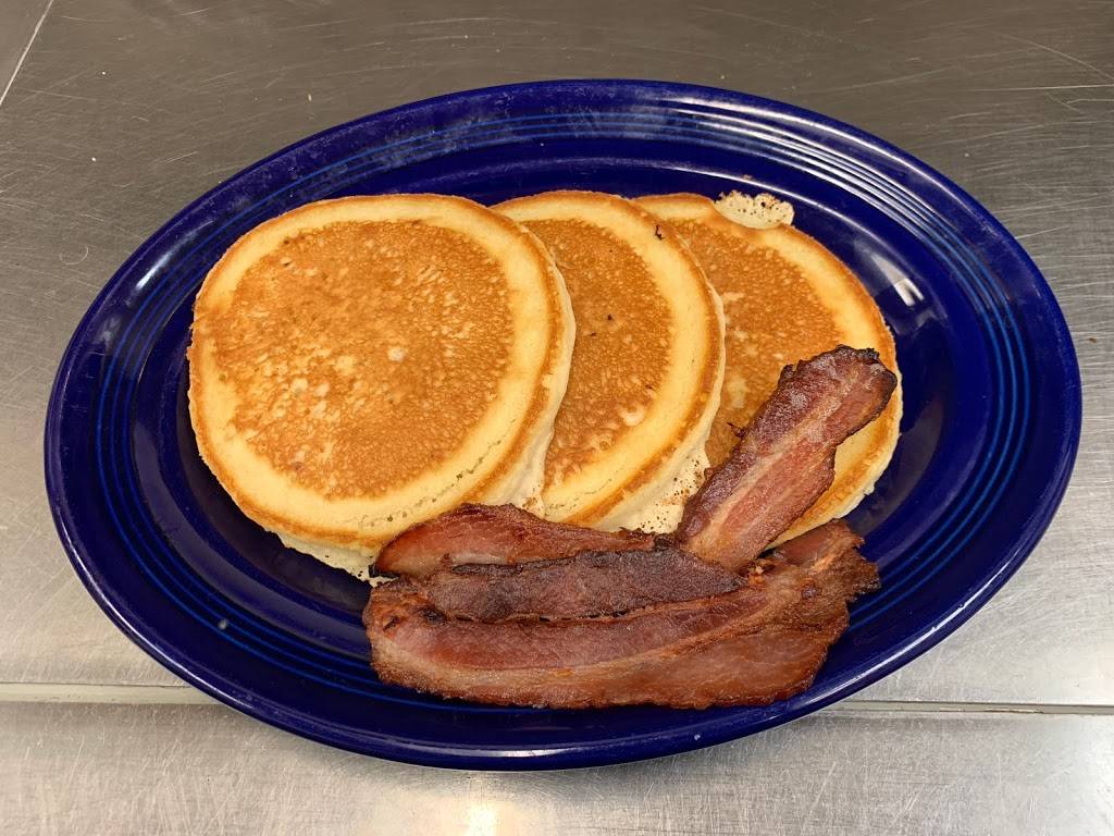 Valiant Bar and Grill | restaurant | 1120 S Main St, Chelsea, MI 48118, USA | 7344757714 OR +1 734-475-7714