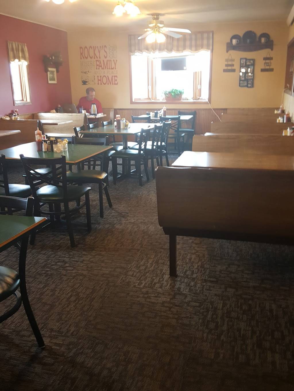 Rockys Cozy Kitchen | restaurant | 145 S 8th St, Medford, WI 54451, USA | 7157482434 OR +1 715-748-2434