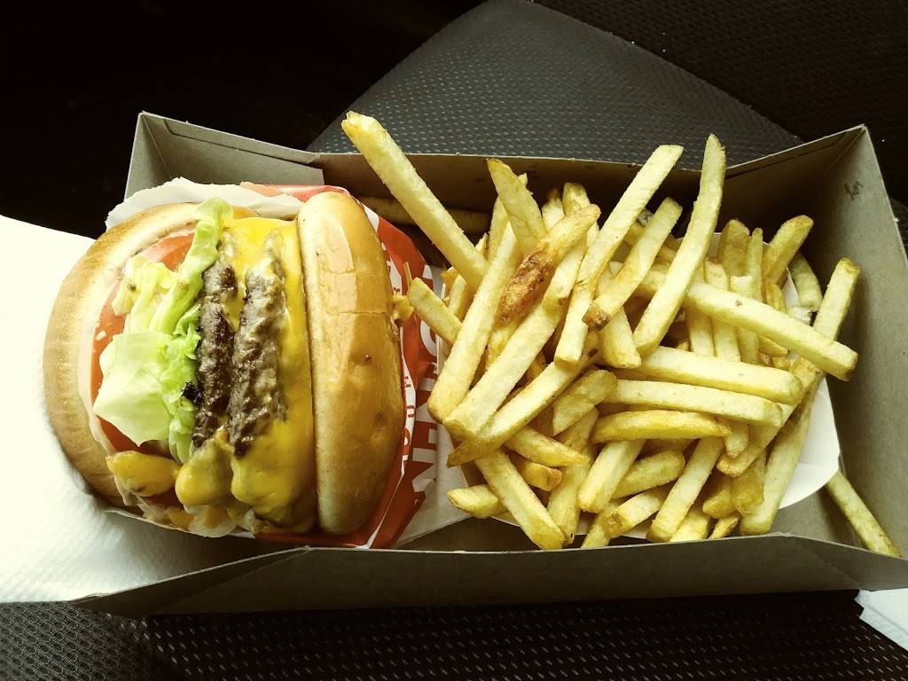 In-N-Out Burger | restaurant | 1933 S Mooney Blvd, Visalia, CA 93277, USA | 8007861000 OR +1 800-786-1000