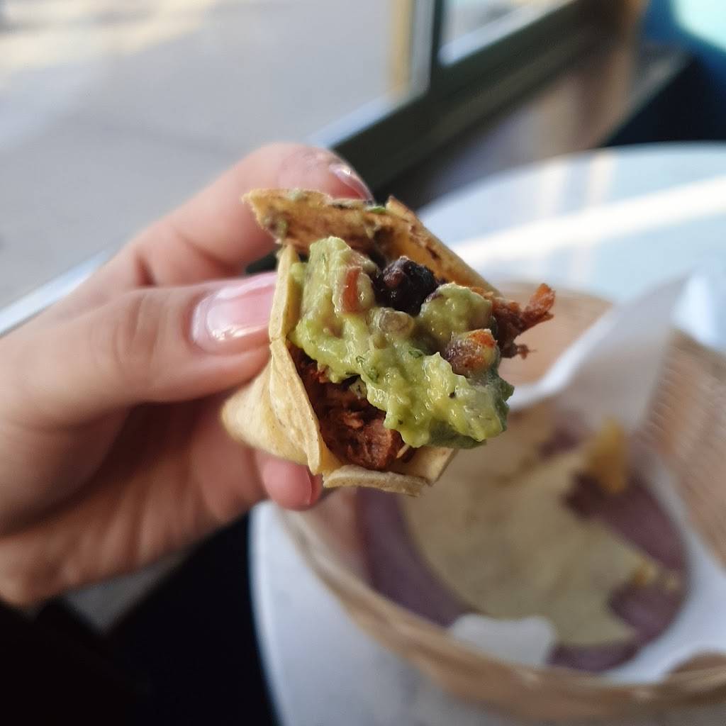 Limon Lounge | restaurant | 1089 St Clair Ave W, Toronto, ON M6E 1A8, Canada | 4166544666 OR +1 416-654-4666