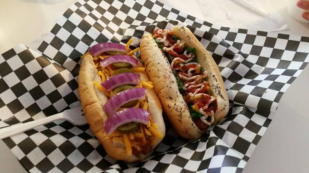 Chitown Chicago Style Eatery / Chi Town Hot Dogs | meal takeaway | 3595 Ranch Rd 620, Bee Cave, TX 78738, USA | 5122661140 OR +1 512-266-1140