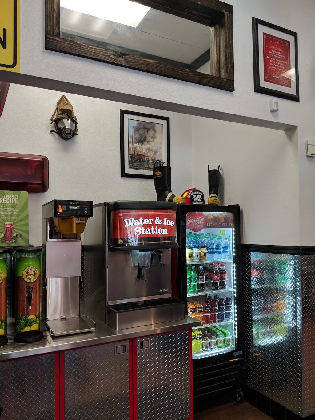 Firehouse Subs | restaurant | 3700 California Ave #300, Bakersfield, CA 93309, USA | 6618437100 OR +1 661-843-7100