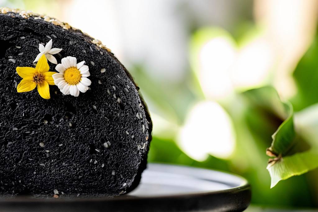 The Apis Hotel & Restaurant | restaurant | 614 56th St, Kenosha, WI 53140, USA | 2622207120 OR +1 262-220-7120