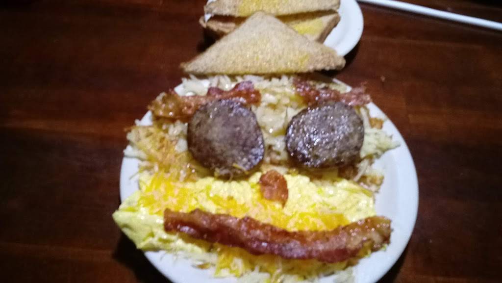 Panel Room | restaurant | 61116 Co Rd 687, Hartford, MI 49057, USA | 2696213656 OR +1 269-621-3656