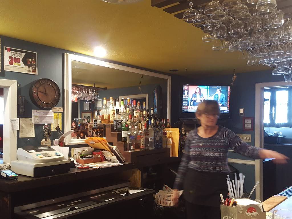 Cypress Restaurant & Lounge | restaurant | 1222 Broadway, Highland, IL 62249, USA | 6186549053 OR +1 618-654-9053