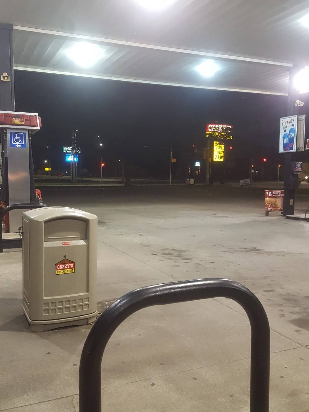 Caseys | meal takeaway | 500 N Ohio St, Salina, KS 67401, USA | 7858262566 OR +1 785-826-2566