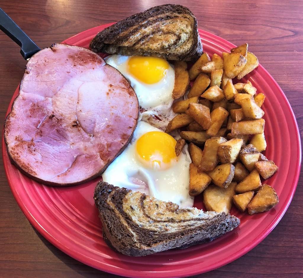 Ts Restaurant | restaurant | 5600 Post Rd, East Greenwich, RI 02818, USA | 4013987877 OR +1 401-398-7877