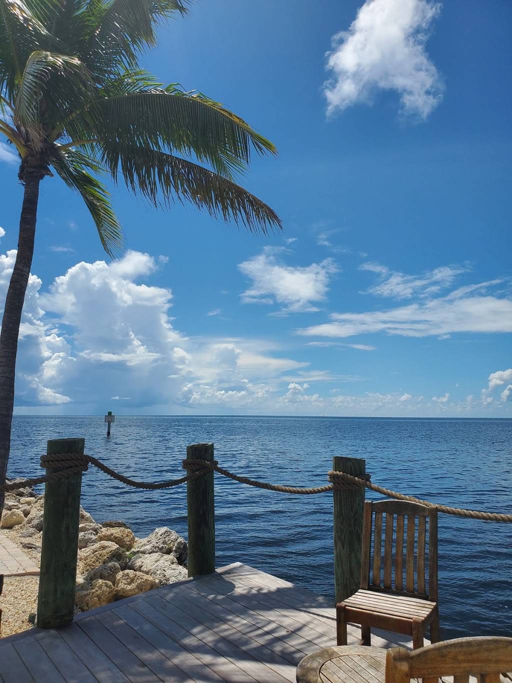 Raw Bar | restaurant | 1 Fishing Village Dr, Key Largo, FL 33037, USA | 3053672611 OR +1 305-367-2611