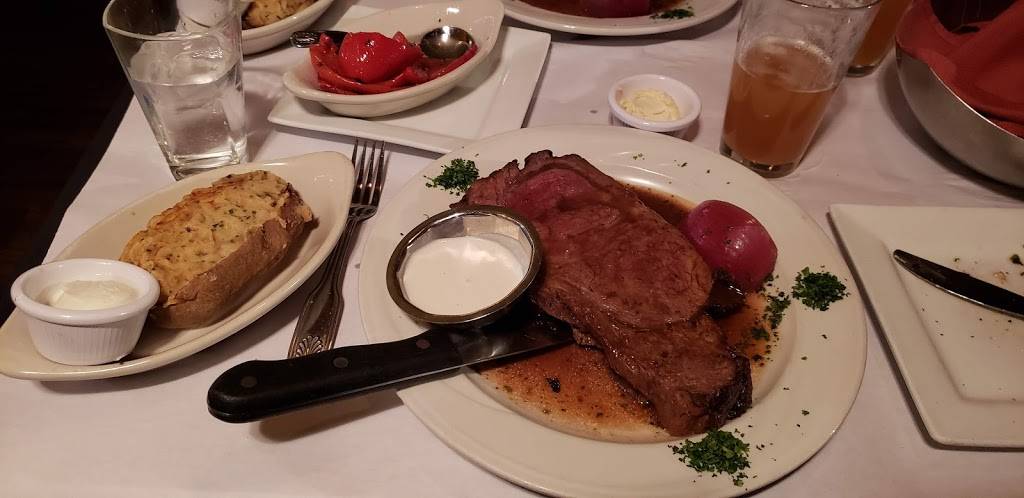 Ginos Steakhouse | restaurant | 600 E Lincoln Hwy, Merrillville, IN 46410, USA | 2197694466 OR +1 219-769-4466