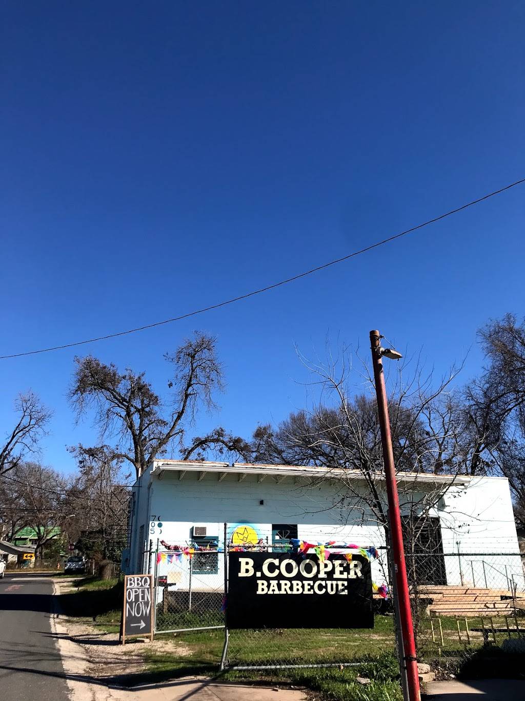 B Cooper Barbecue | restaurant | 705 Gunter St, Austin, TX 78702, USA | 5126906220 OR +1 512-690-6220