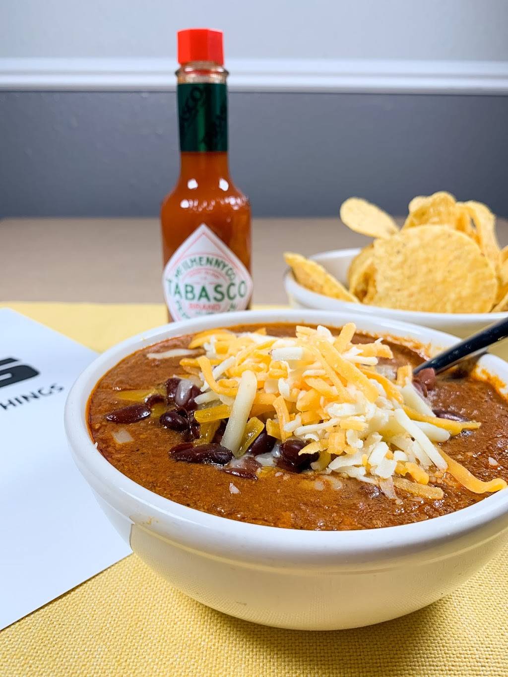 Bos Burgers, Wings and Things | restaurant | 216 S Santa Fe Ave, Edmond, OK 73003, USA | 4058447667 OR +1 405-844-7667