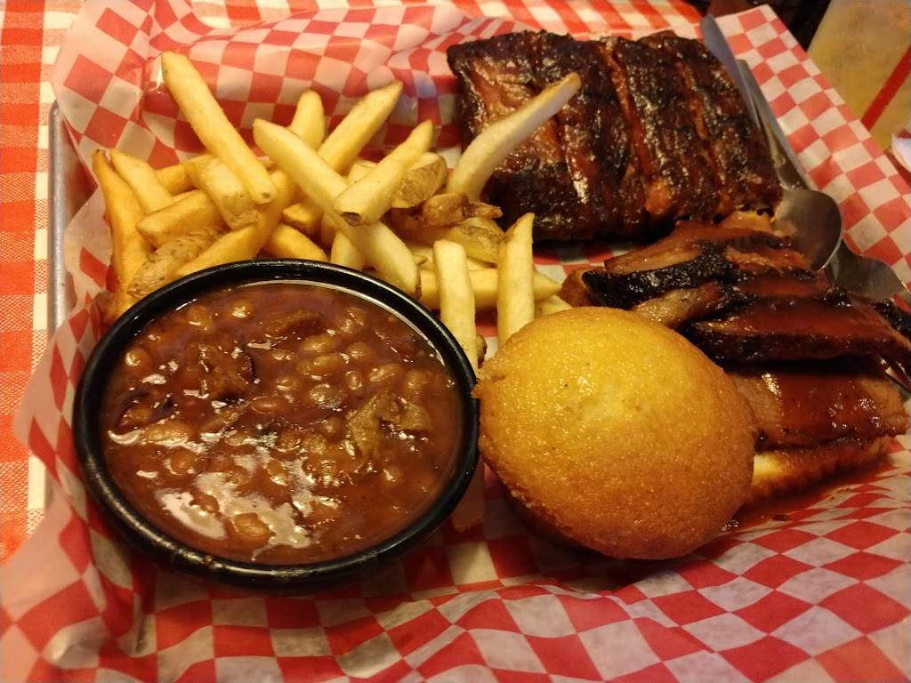 Famous Daves Bar-B-Que | restaurant | 4931 Houston Rd, Florence, KY 41042, USA | 8596477788 OR +1 859-647-7788