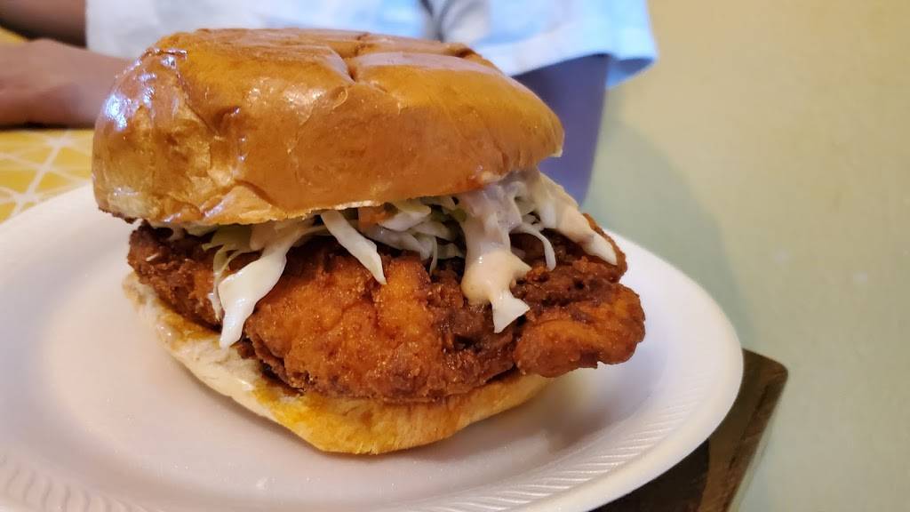 Ako Chicken Sandwich | restaurant | 10505 Telephone Rd, Houston, TX 77075, USA | 8328084298 OR +1 832-808-4298