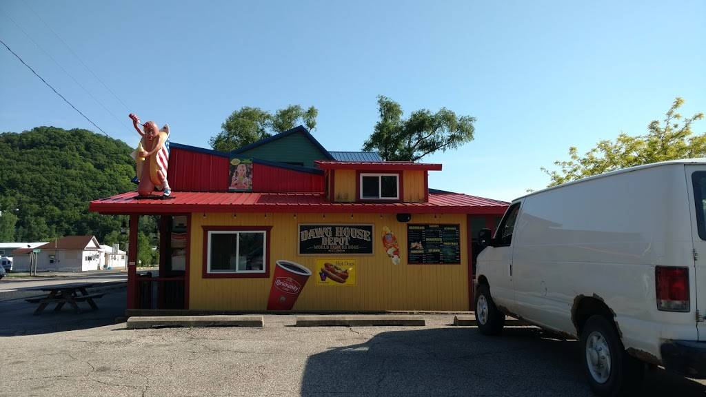 The Dawg House | meal takeaway | 122 Main St, Lynxville, WI 54626, USA | 6084120486 OR +1 608-412-0486