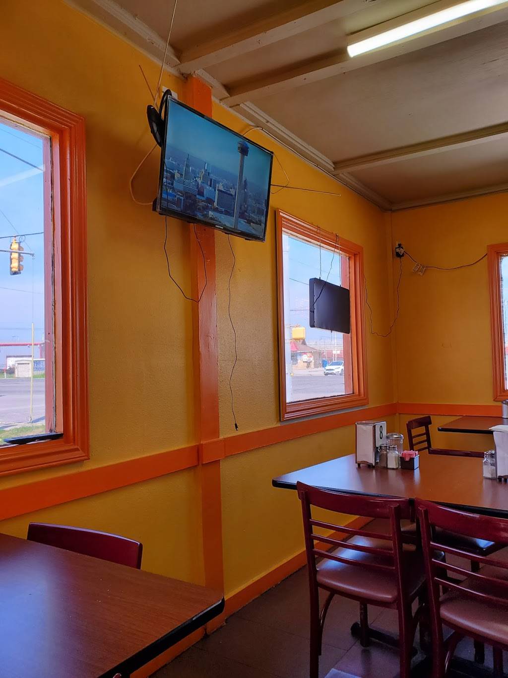 Taqueria Monterrey & bakery | restaurant | 4902 Gibbs Sprawl Rd, Kirby, TX 78219, USA | 2104740013 OR +1 210-474-0013