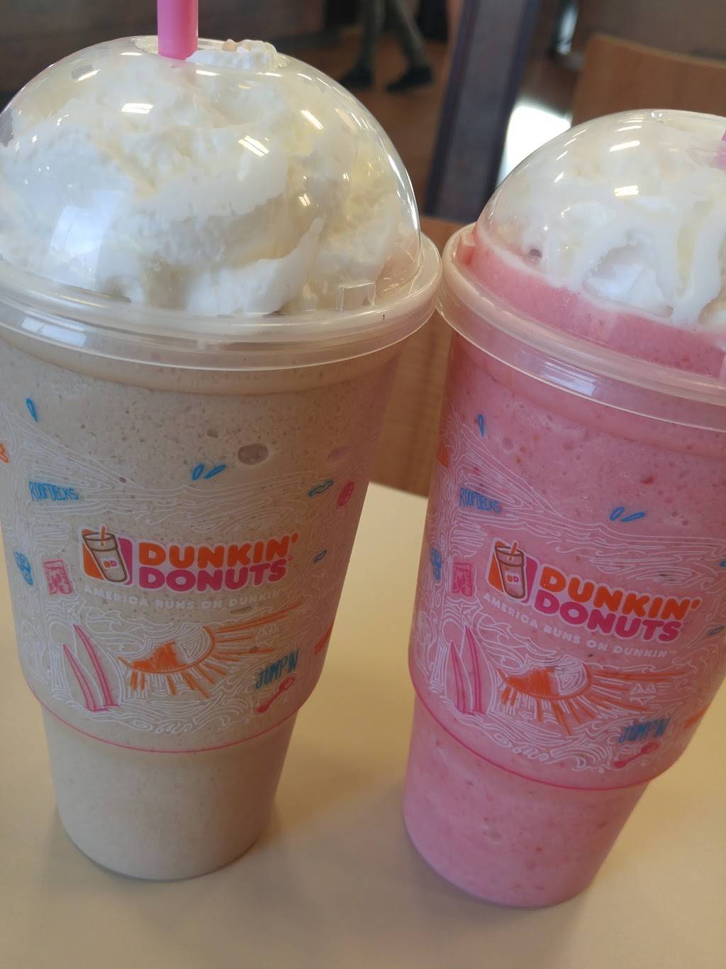 Dunkin | bakery | 501 8th St, Monroe, WI 53566, USA | 6084034344 OR +1 608-403-4344