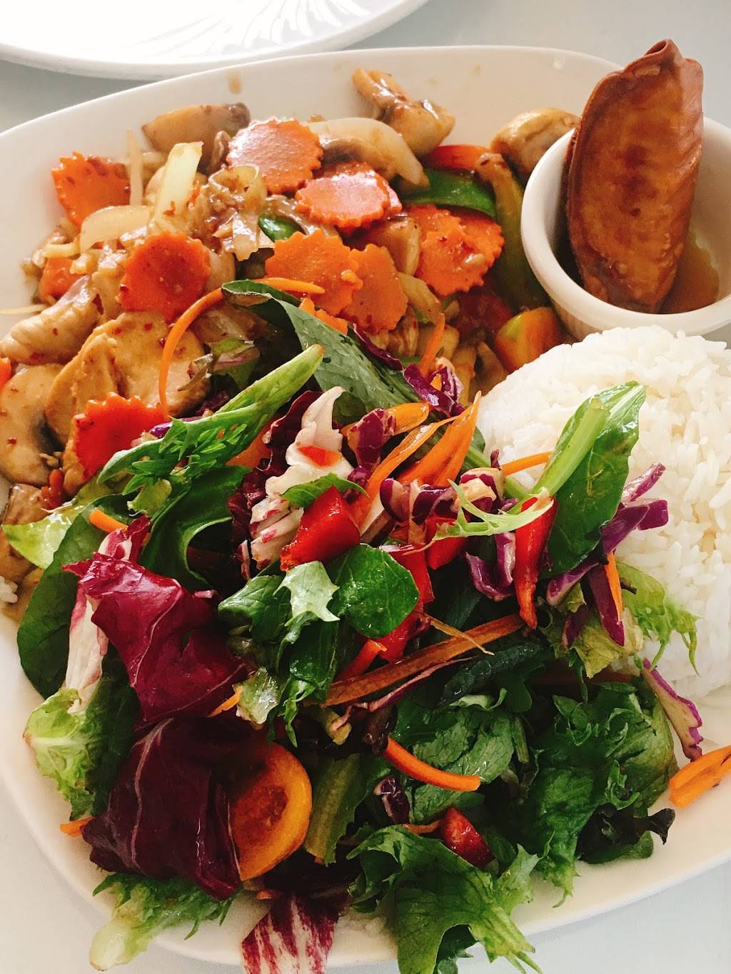 Lanponi Thai Restaurant | restaurant | 22649 NE Inglewood Hill Rd, Sammamish, WA 98074, USA | 4258363127 OR +1 425-836-3127