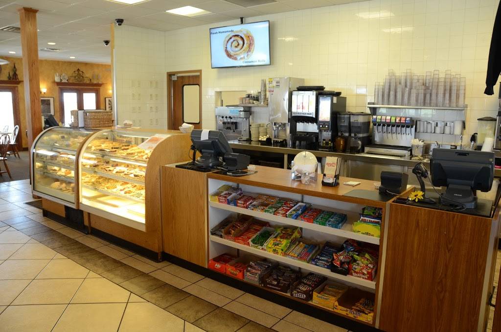 Busy Corner | restaurant | 302 Eureka St, Goodfield, IL 61742, USA | 3099652361 OR +1 309-965-2361