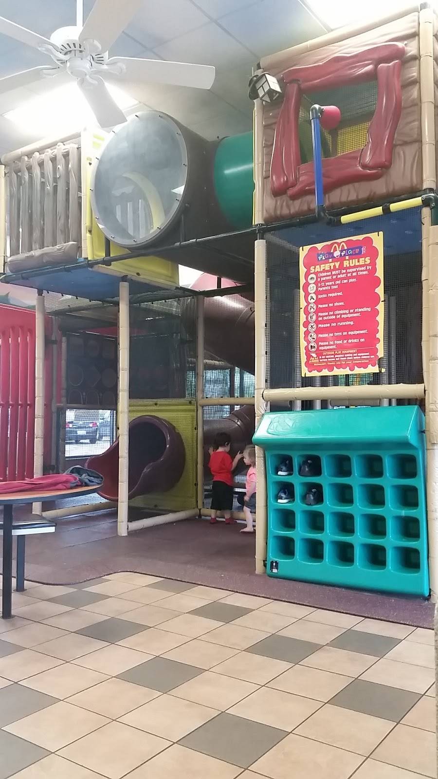 McDonalds | cafe | 3433 Avenue of the Cities, Moline, IL 61265, USA | 3097978725 OR +1 309-797-8725