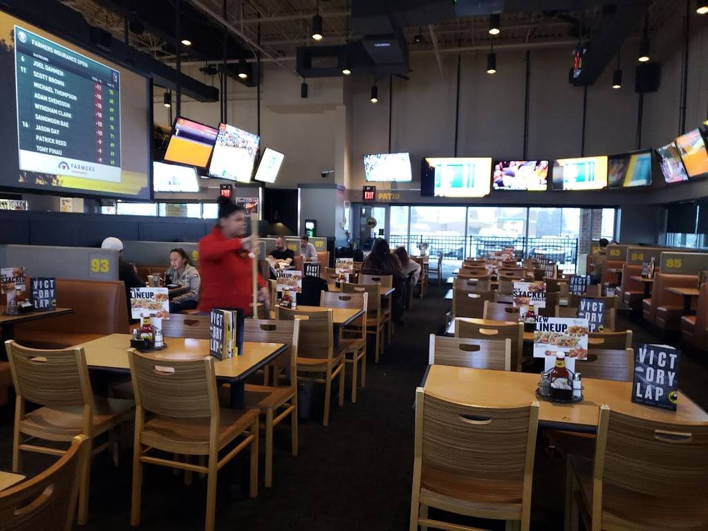 Buffalo Wild Wings | restaurant | 2555 W 75th St, Naperville, IL 60540, USA | 6303699464 OR +1 630-369-9464