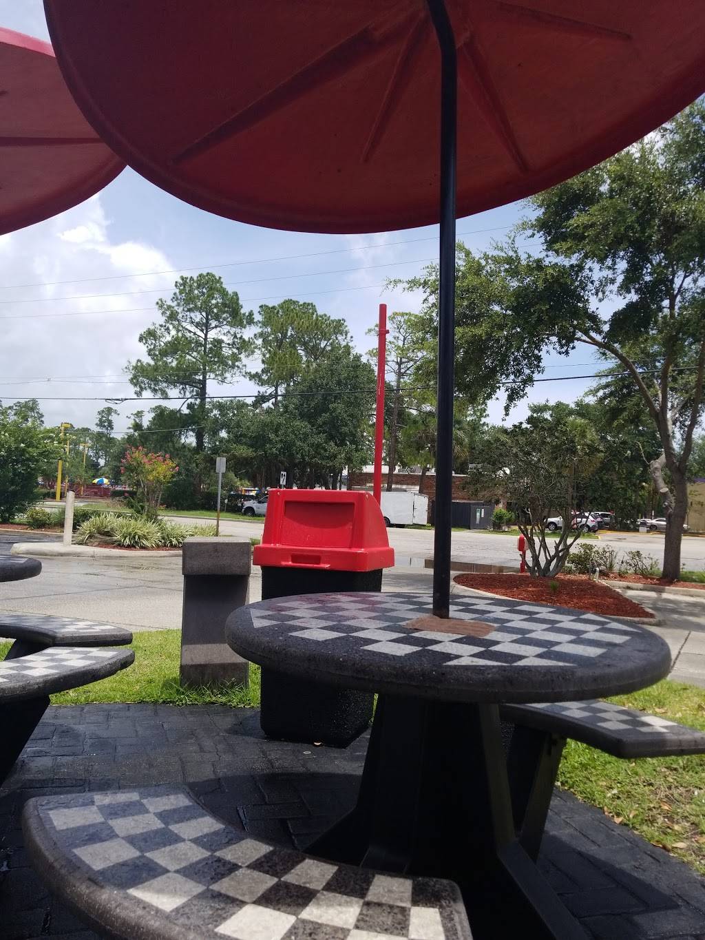 Checkers | restaurant | 2210 W International Speedway Blvd, Daytona Beach, FL 32114, USA | 3862521895 OR +1 386-252-1895